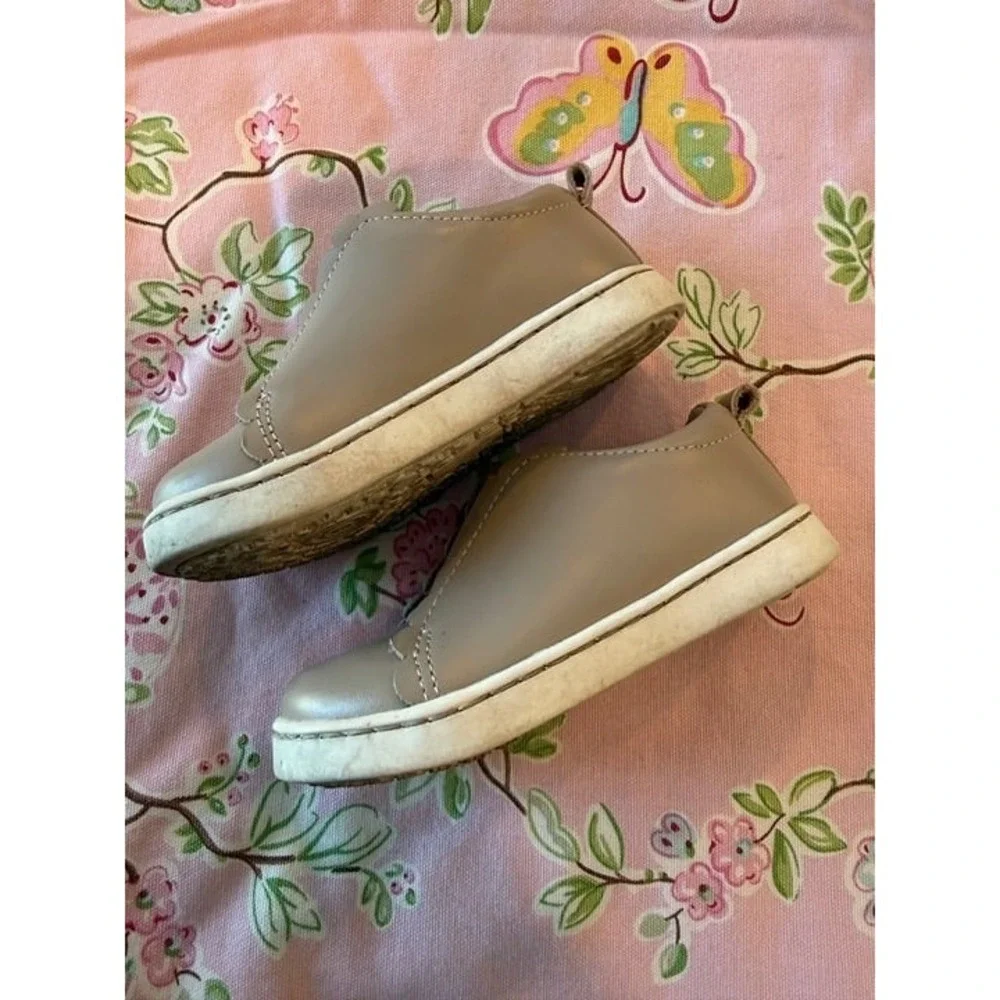 L'Amour Phoebe Slip On Sneaker Toddler 6T VGUC Almond